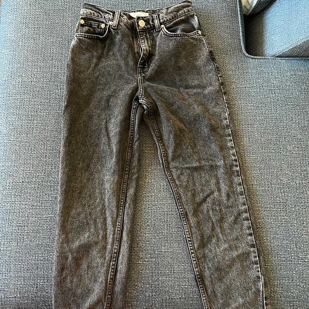 MNG mom style jeans. Black. Size 2